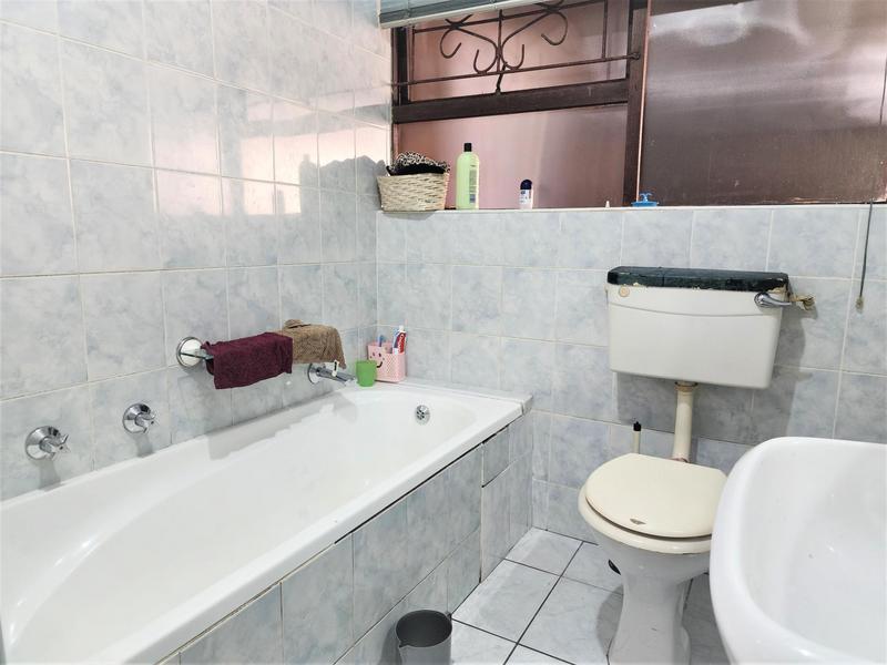 8 Bedroom Property for Sale in Belgravia Western Cape